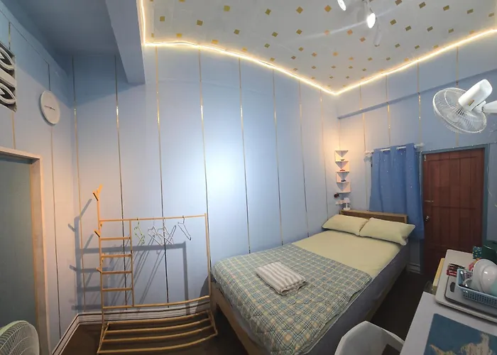 100 Luxury Air Con With Private Balcony Apartment *
