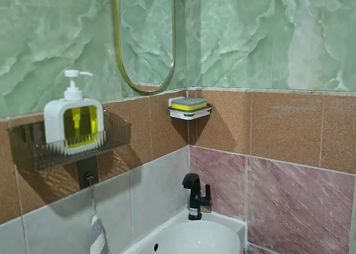 100 Luxury Air Con With Private Balcony Apartment Bangkok