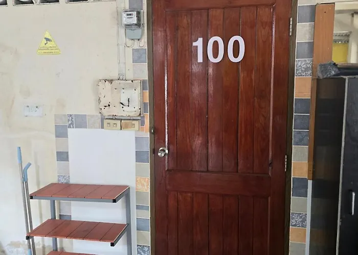 100 Luxury Air Con With Private Balcony * Bangkok